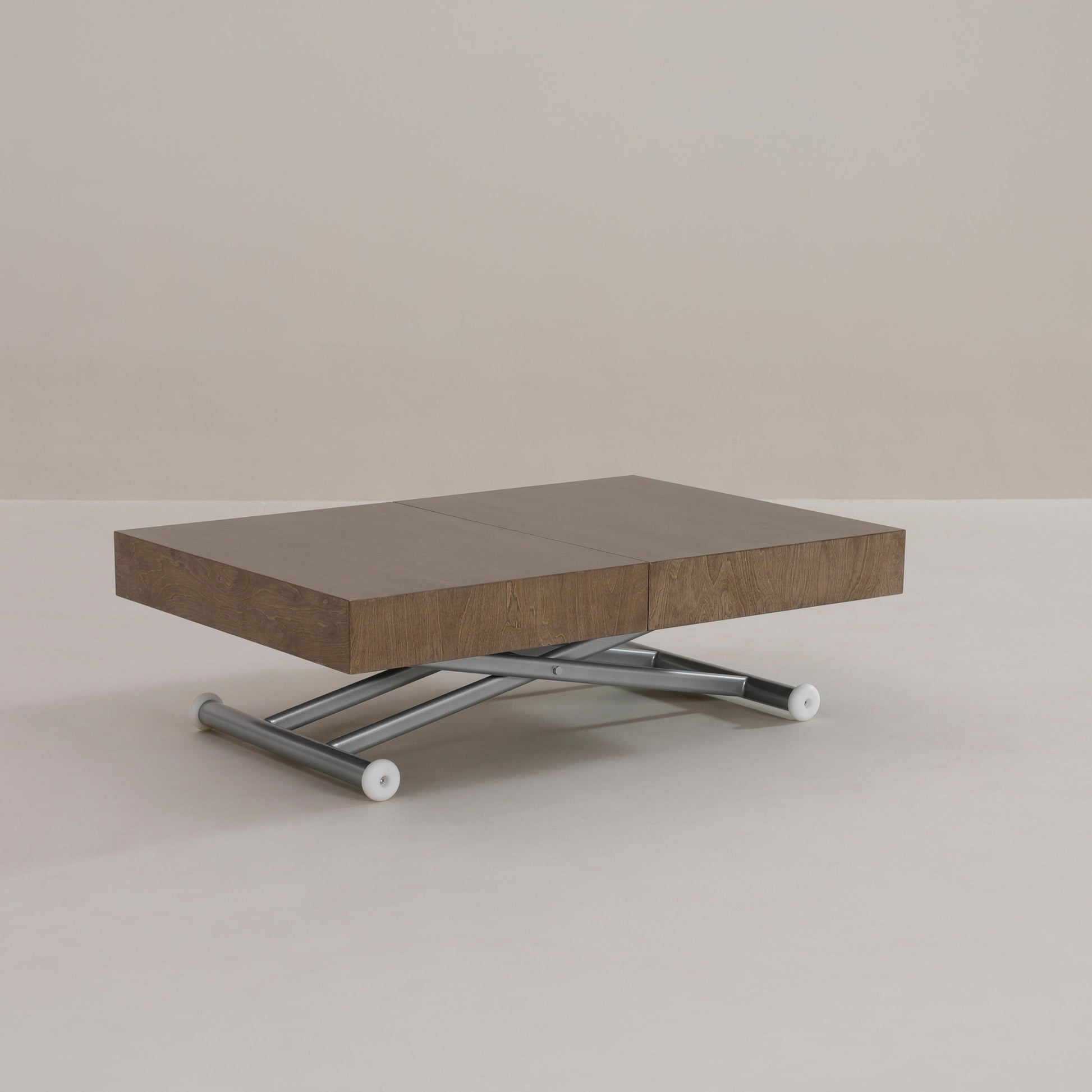 Height adjustable box coffee table is outdoor ready