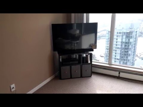 How to place a TV in a corner and save space