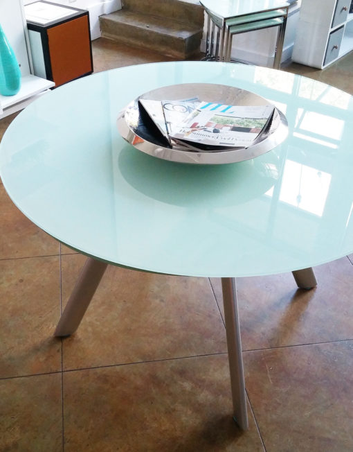 Butterfly-round-glass-expanding-table