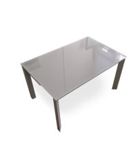 The-Frame-rectangular-table-changes-to-a-square-table-extender-1