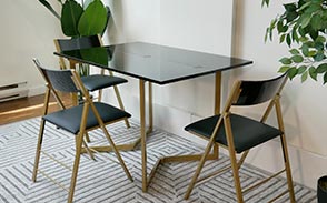Expandable Space Saving Dinner Table And Chairs